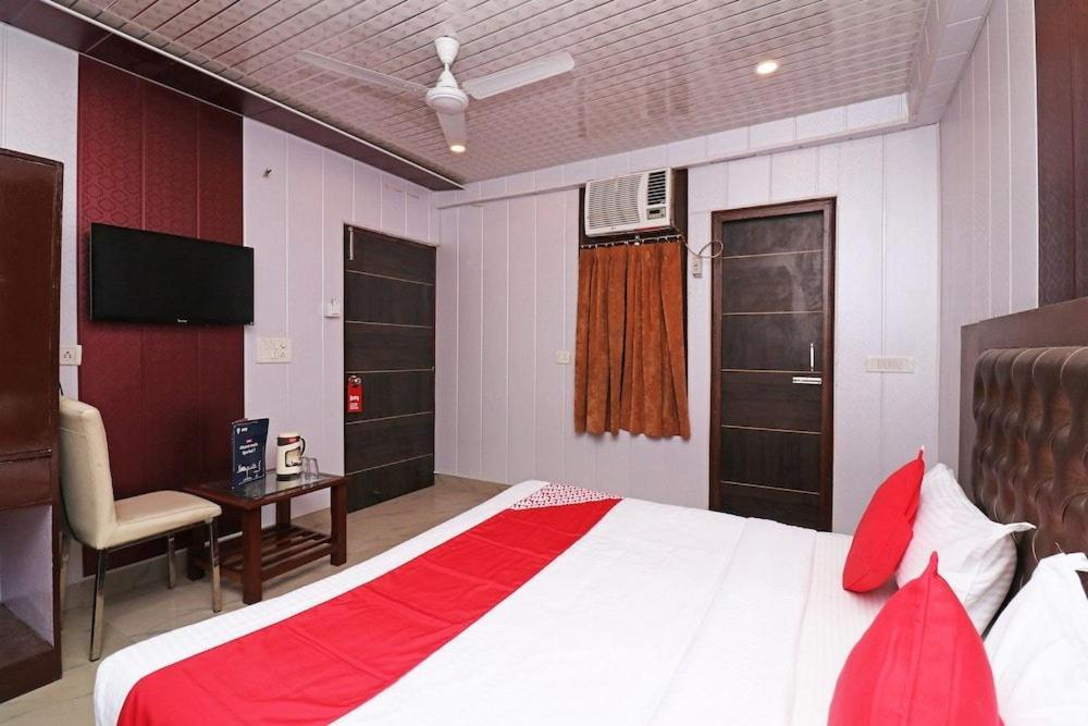 Airport Hotel Runway Nova Deli Exterior foto