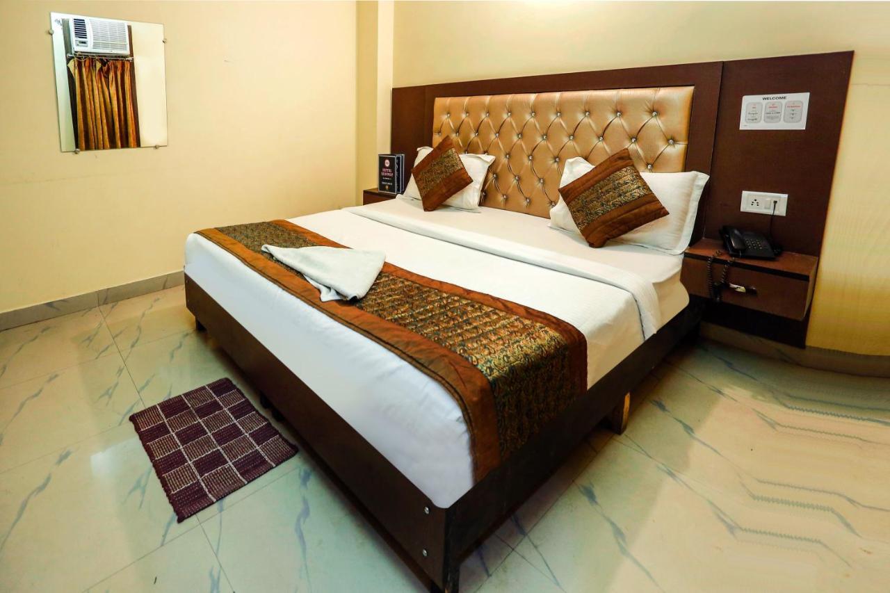 Airport Hotel Runway Nova Deli Exterior foto