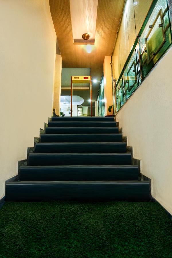 Airport Hotel Runway Nova Deli Exterior foto
