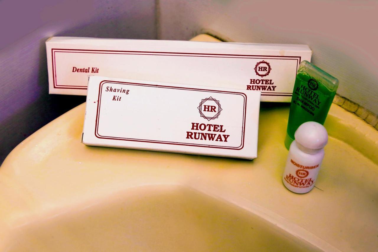 Airport Hotel Runway Nova Deli Exterior foto