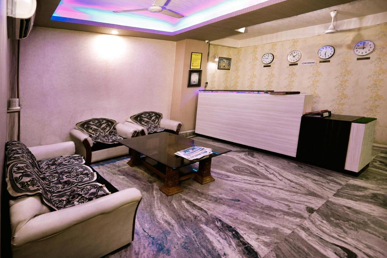 Airport Hotel Runway Nova Deli Exterior foto