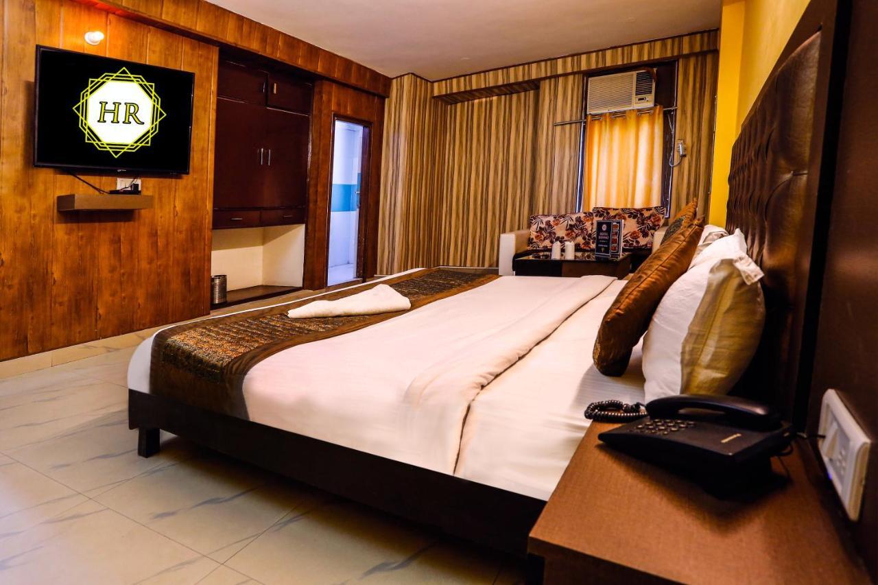 Airport Hotel Runway Nova Deli Exterior foto